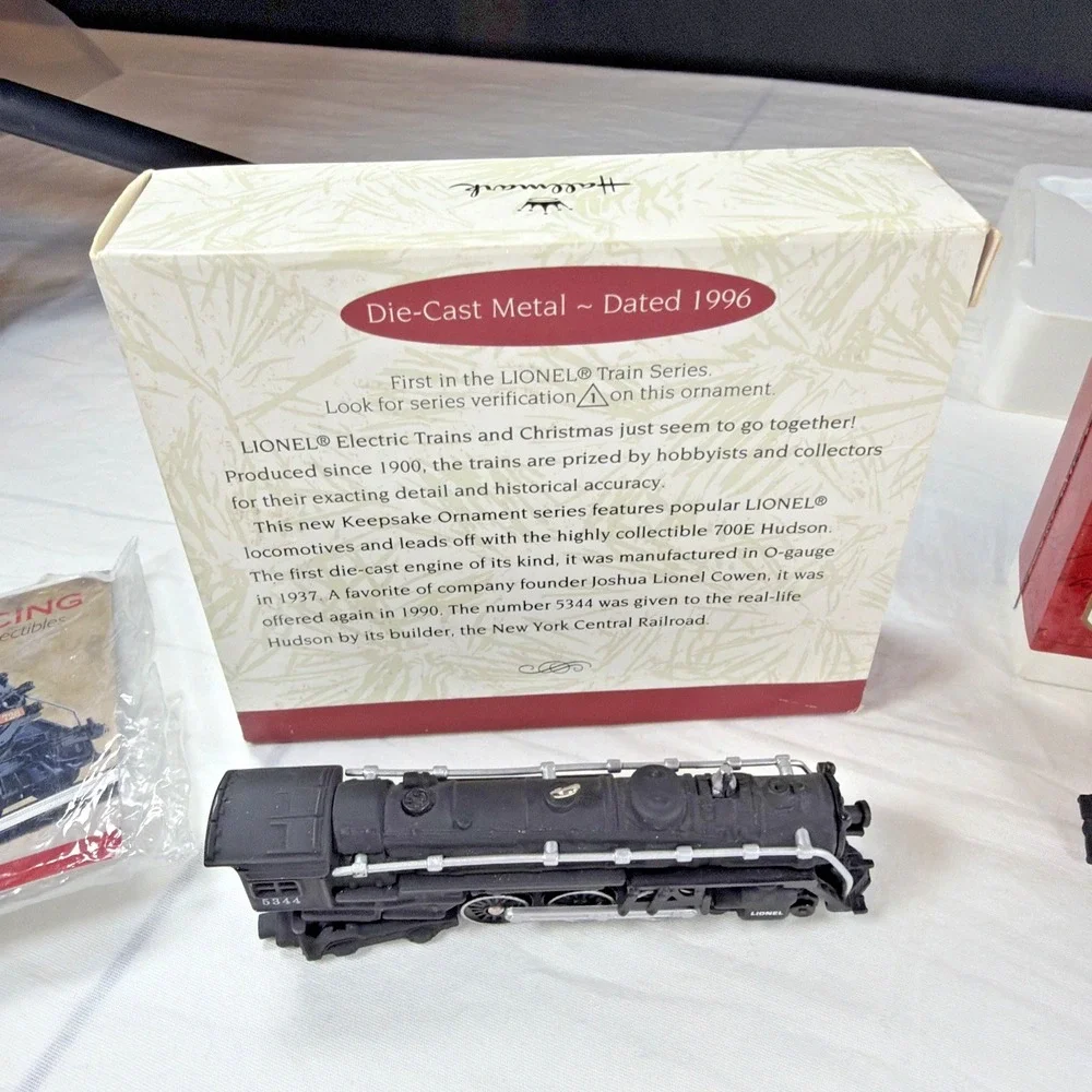 Lionel Locomotive * Vintage Lot Of 4 * Hallmark Keepsake *‎ Metal * Wheels Move